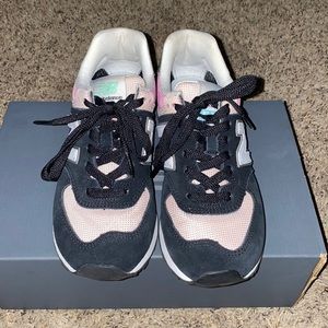 Women’s new balance shoes